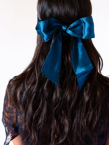 Luxury silk tie pleasure mask for intimate moments. Blue Allure